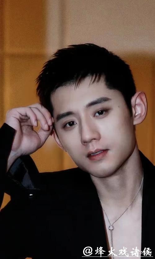 燃炸!24岁女版张继科3 燃炸!24岁女版张继科3