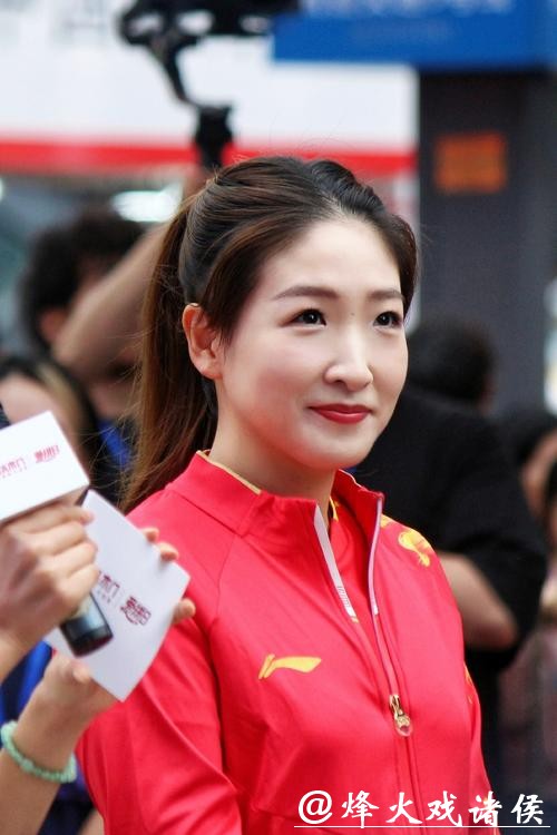 新民场外音|这是刘诗雯的春晚记忆,这也是每位球友独一份的留念 新民场外音|这是刘诗雯的春晚记忆,这也是每位球友独一份的留念